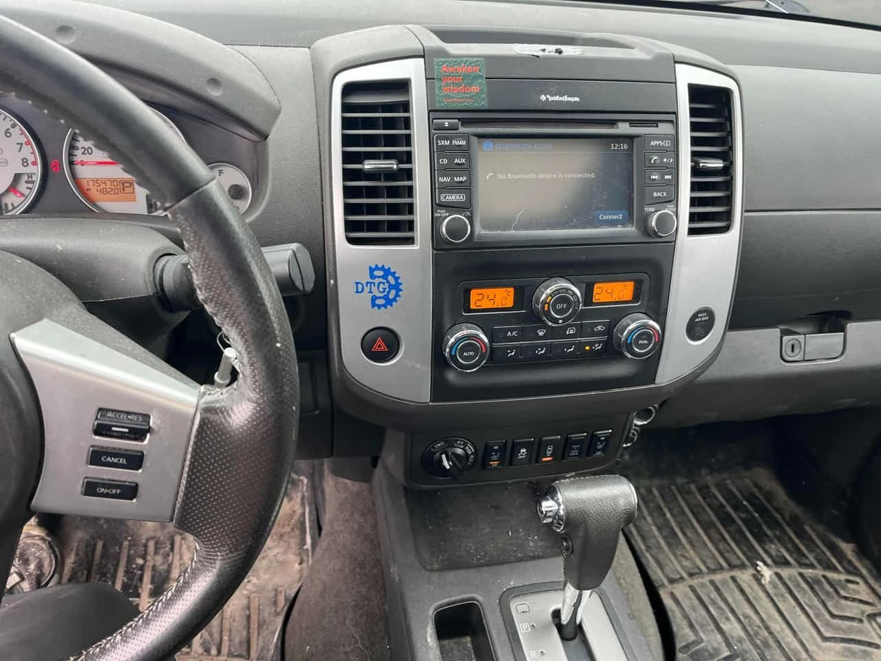 Nissan Frontier * PRO 4X * PANO* KEYLESS* ПОДГРЕВ* , снимка 9 - Автомобили и джипове - 54124123