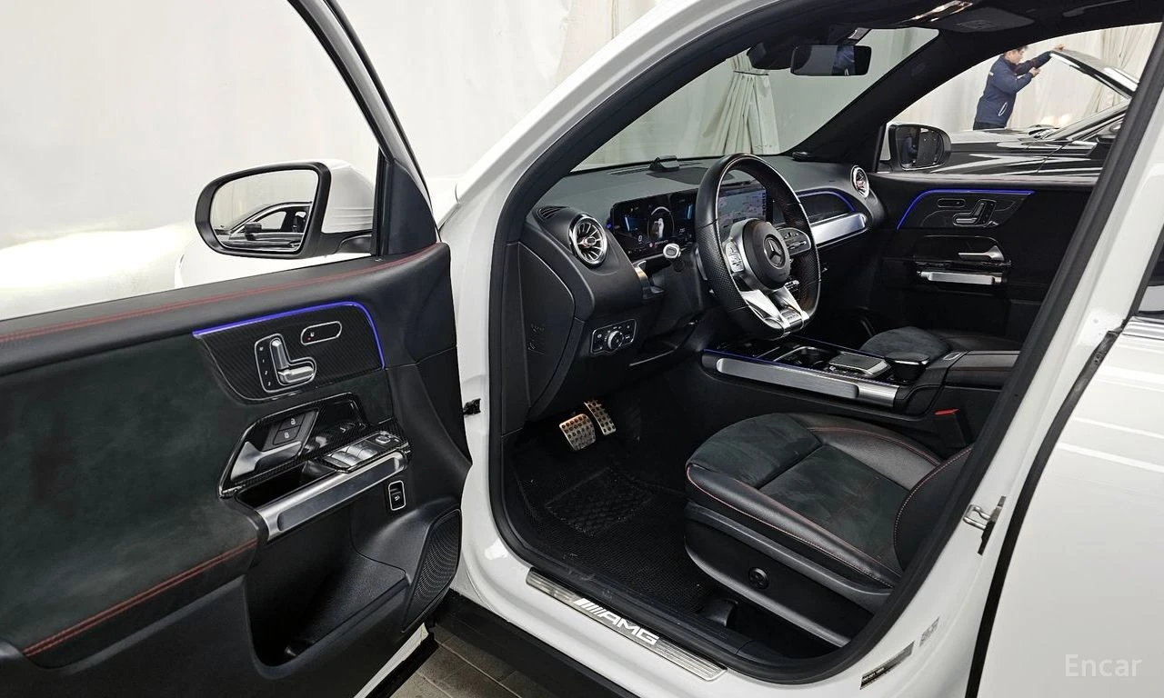Mercedes-Benz GLB35AMG 4MATIC* PANOROOF* REAR-CAMERA* DRIVE-ASSIST* , снимка 5 - Автомобили и джипове - 54529029