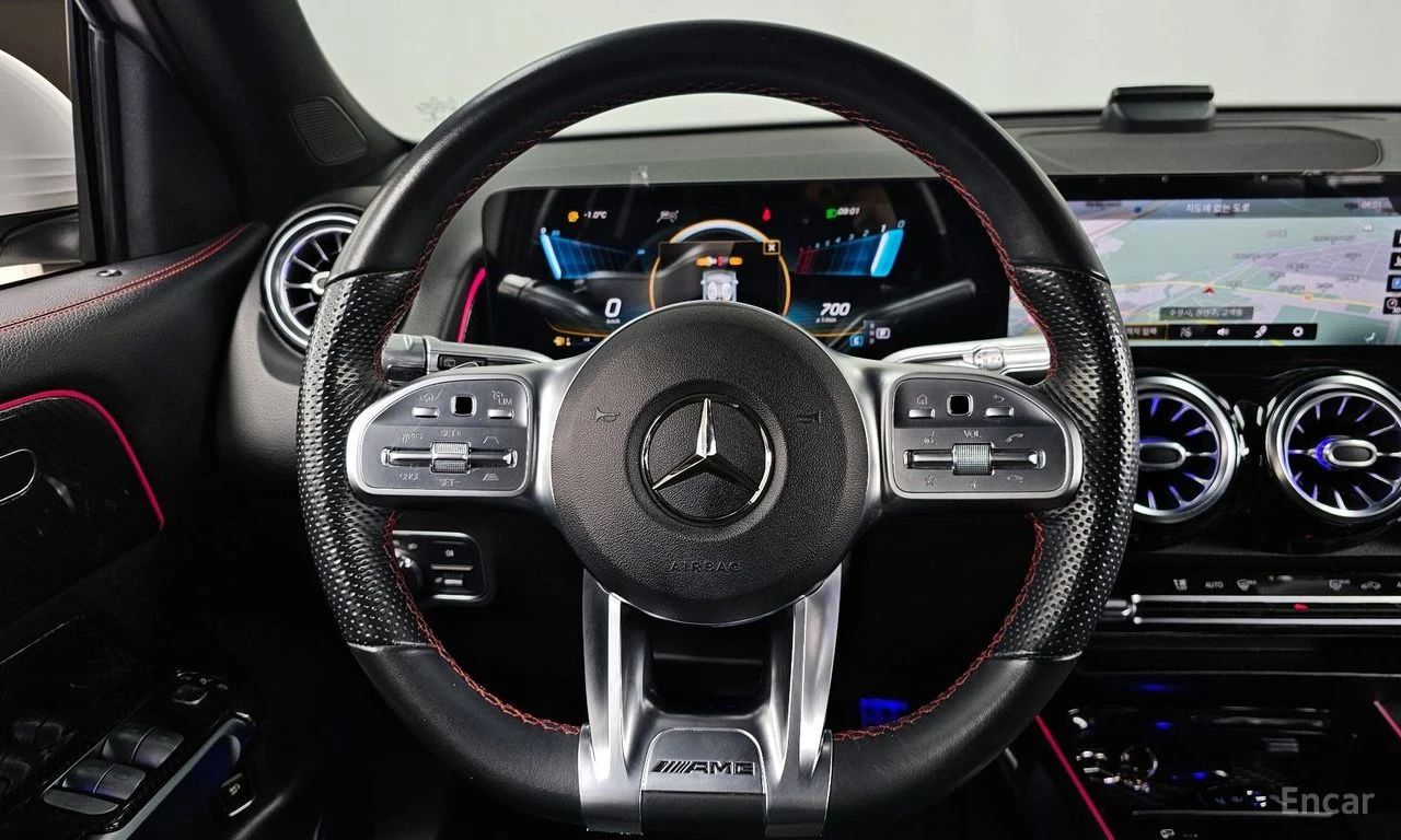 Mercedes-Benz GLB35AMG 4MATIC* PANOROOF* REAR-CAMERA* DRIVE-ASSIST* , снимка 7 - Автомобили и джипове - 54529029