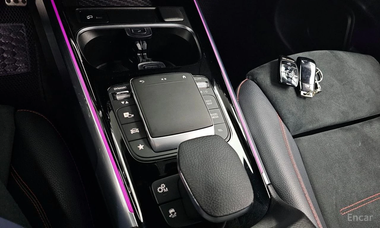 Mercedes-Benz GLB35AMG 4MATIC* PANOROOF* REAR-CAMERA* DRIVE-ASSIST* , снимка 11 - Автомобили и джипове - 54529029