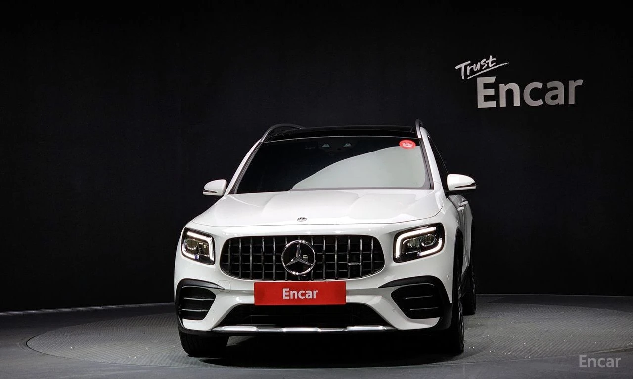 Mercedes-Benz GLB35AMG 4MATIC* PANOROOF* REAR-CAMERA* DRIVE-ASSIST* , снимка 2 - Автомобили и джипове - 54529029