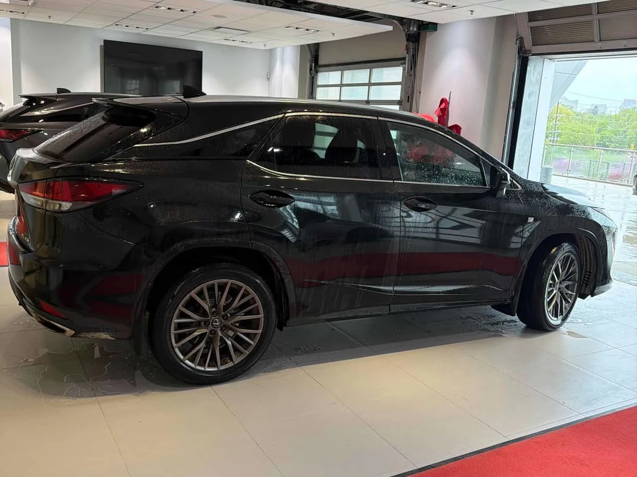 Lexus RX 350 ПОДГРЕВИ * ПАНО * KEYLESS * CARFAX, снимка 3 - Автомобили и джипове - 54678593