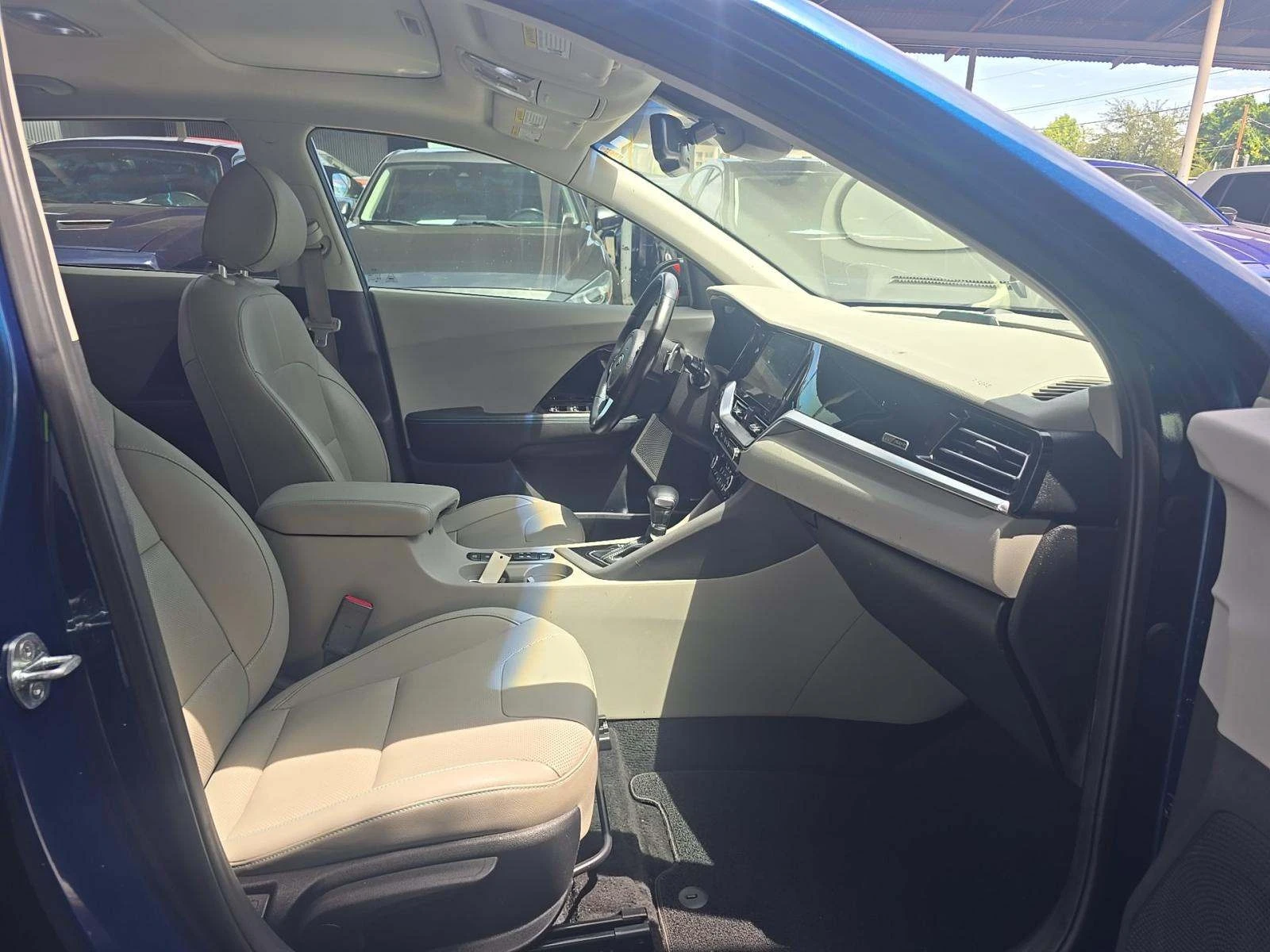 Kia Niro Plug-in Hybrid , снимка 7 - Автомобили и джипове - 54712379