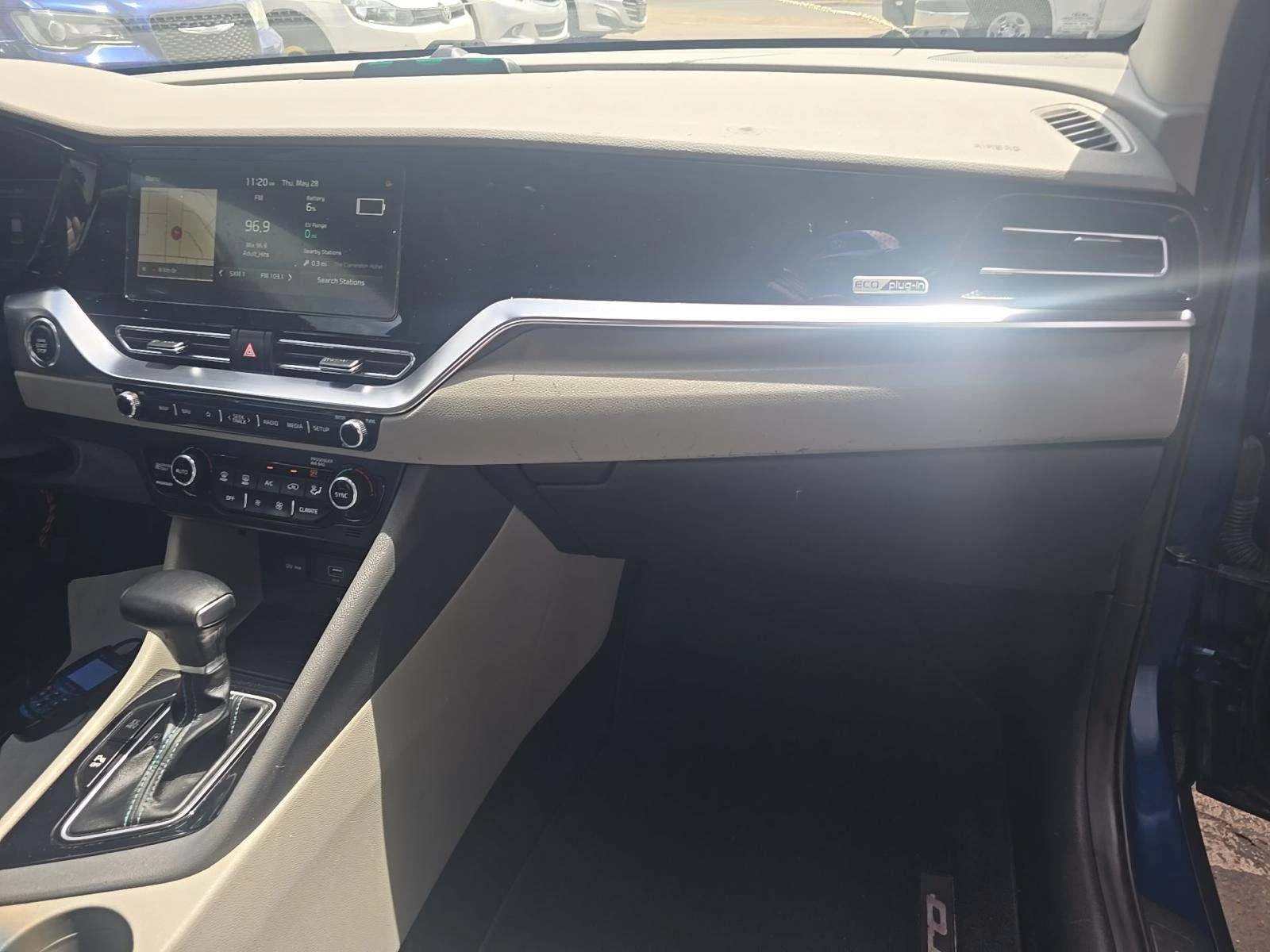 Kia Niro Plug-in Hybrid , снимка 15 - Автомобили и джипове - 54712379