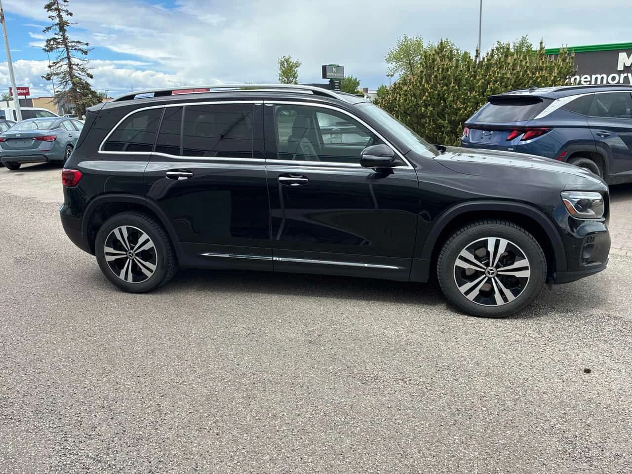 Mercedes-Benz GLB 250 4MATIC/ПАНОРАМА/ПОДГРЕВИ, снимка 4 - Автомобили и джипове - 55157263