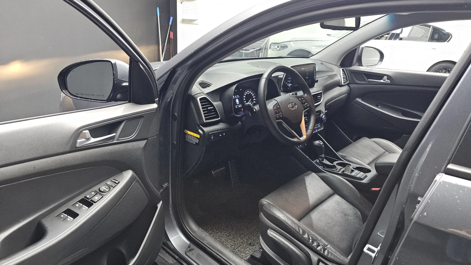 Hyundai Tucson 2.0CRDI / ОЧАКВАН ВНОС !!!, снимка 6 - Автомобили и джипове - 55218090