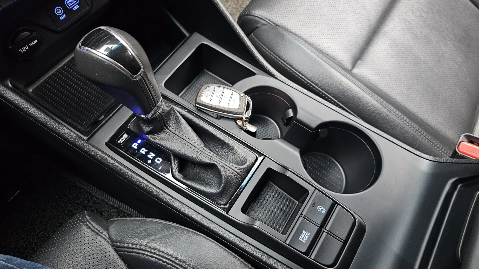 Hyundai Tucson 2.0CRDI / ОЧАКВАН ВНОС !!!, снимка 10 - Автомобили и джипове - 55218090