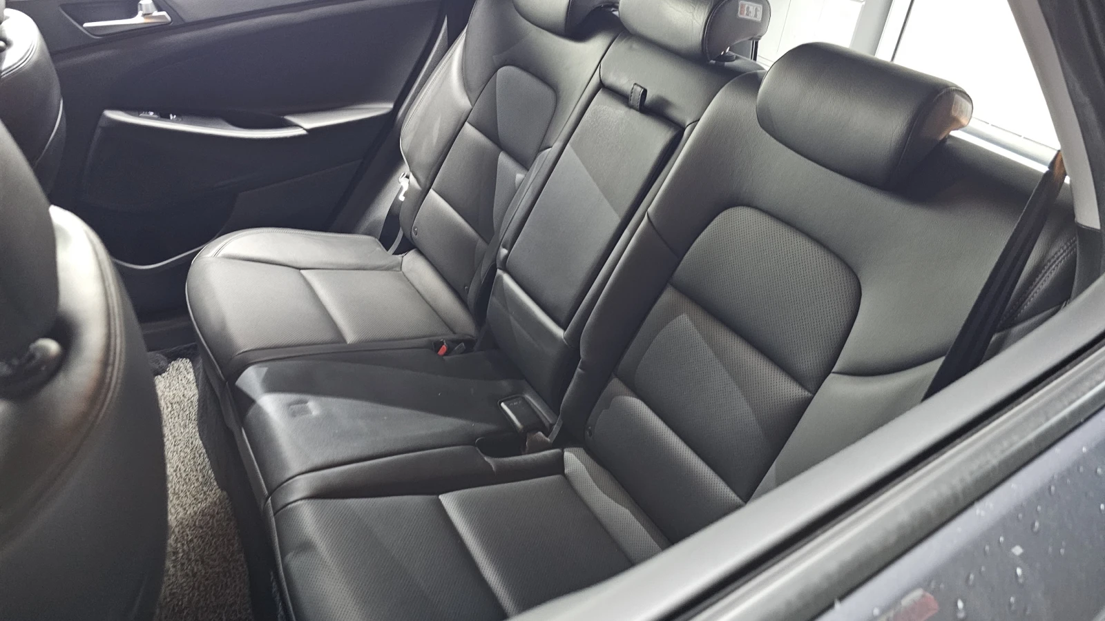 Hyundai Tucson 2.0CRDI / ОЧАКВАН ВНОС !!!, снимка 17 - Автомобили и джипове - 55218090