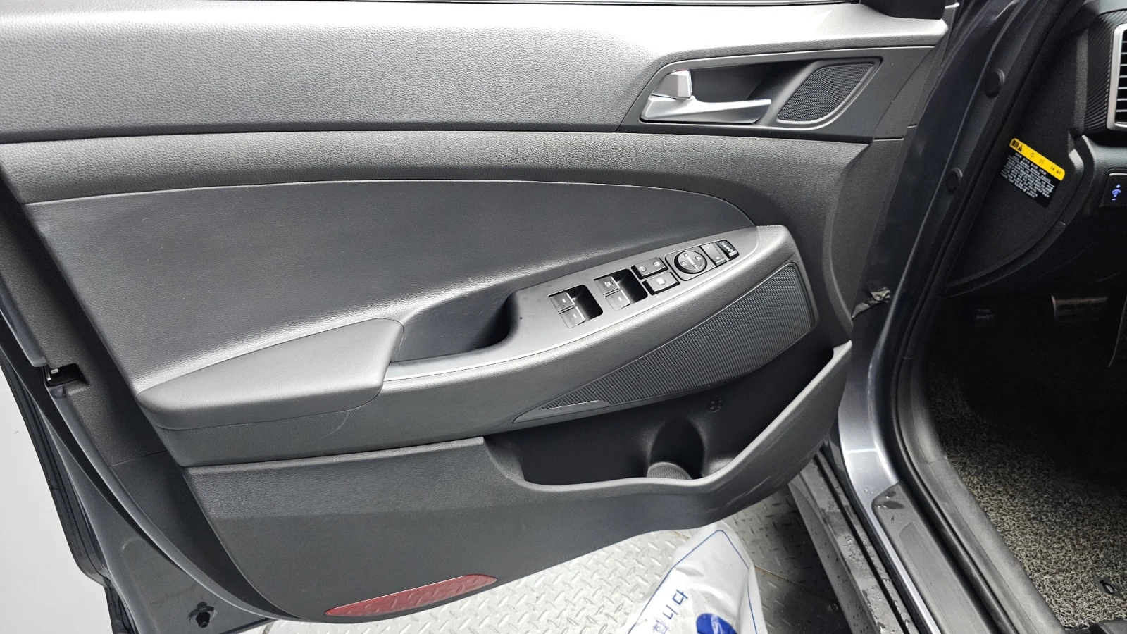 Hyundai Tucson 2.0CRDI / ОЧАКВАН ВНОС !!!, снимка 16 - Автомобили и джипове - 55218090