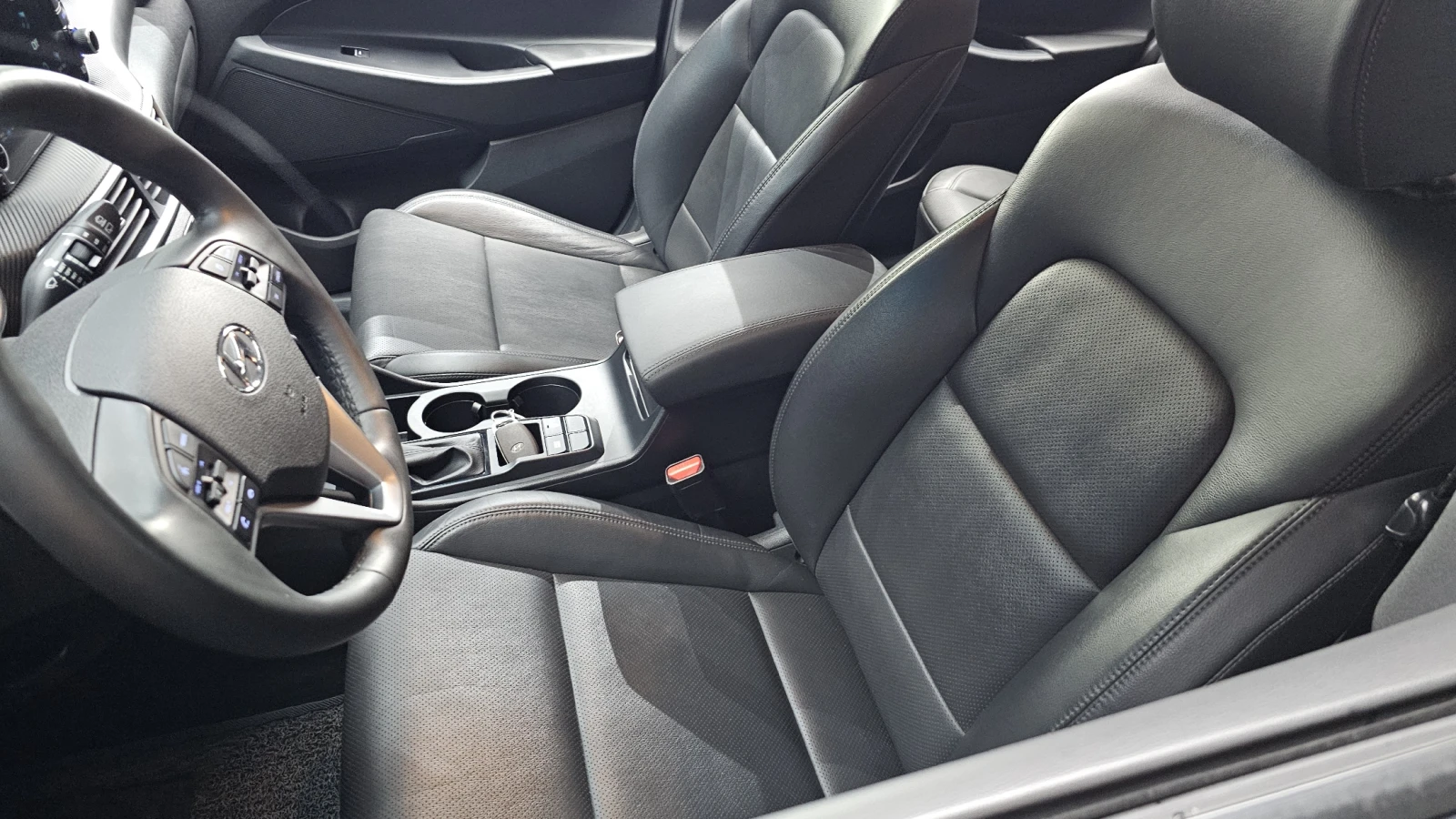 Hyundai Tucson 2.0CRDI / ОЧАКВАН ВНОС !!!, снимка 9 - Автомобили и джипове - 55218090