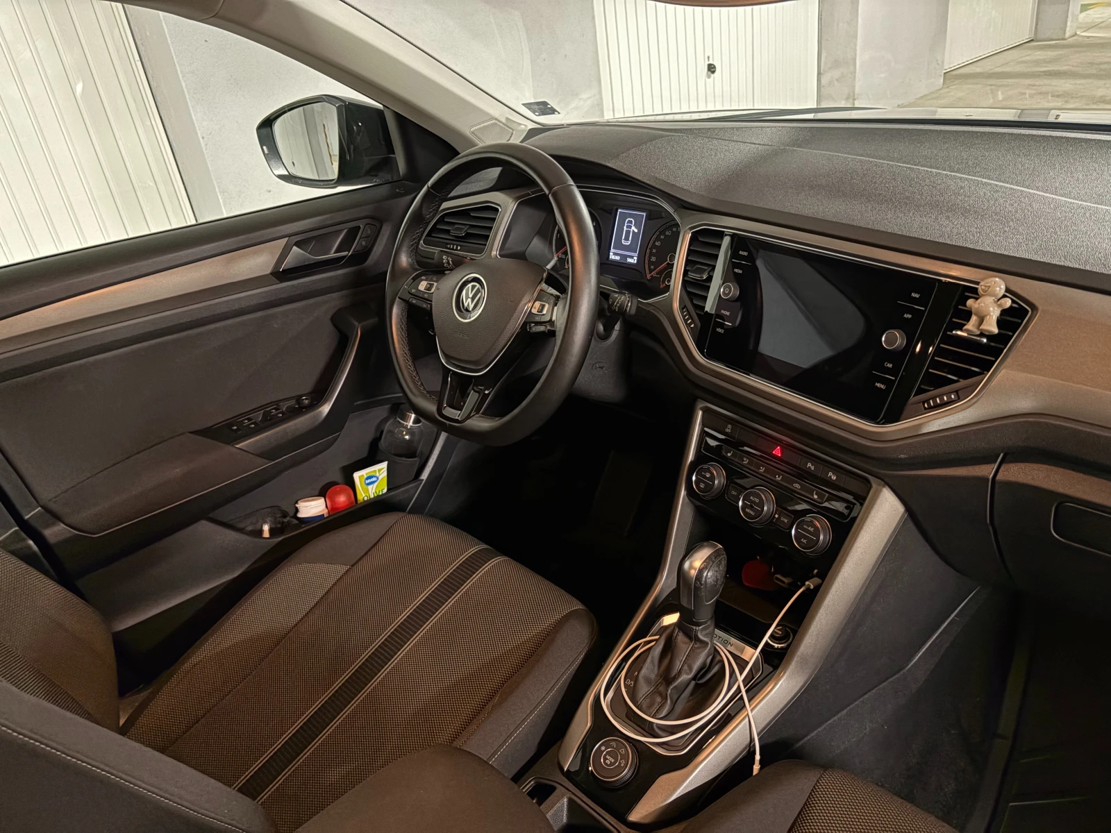 VW T-Roc 2.0TDI DSG 4MOTION, снимка 11 - Автомобили и джипове - 55279115