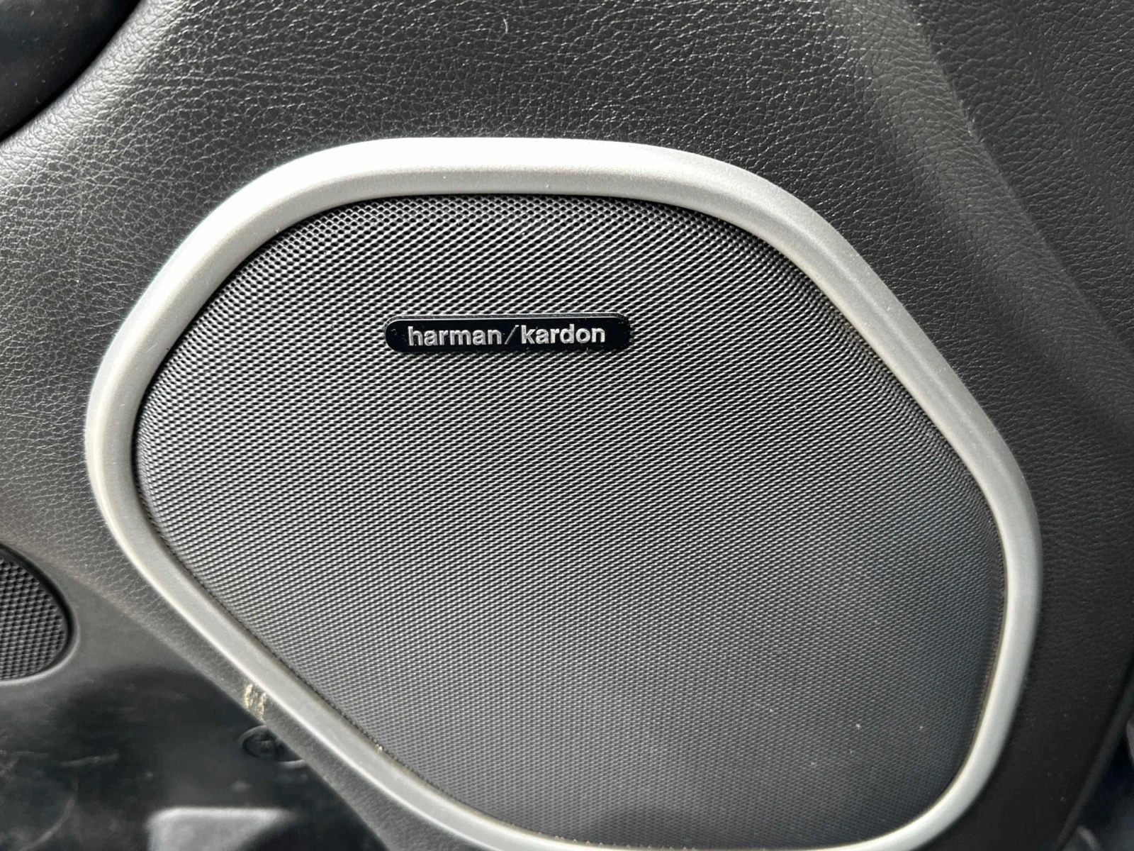 Jeep Grand cherokee Summit* Distronic* Pano* H&K* Обдух* Back cam* , снимка 14 - Автомобили и джипове - 55605945