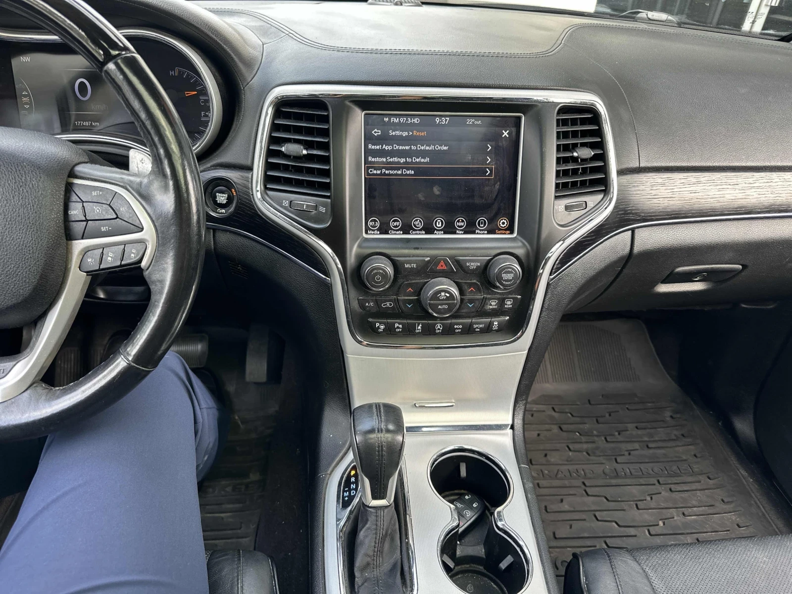 Jeep Grand cherokee Summit* Distronic* Pano* H&K* Обдух* Back cam* , снимка 9 - Автомобили и джипове - 55605945