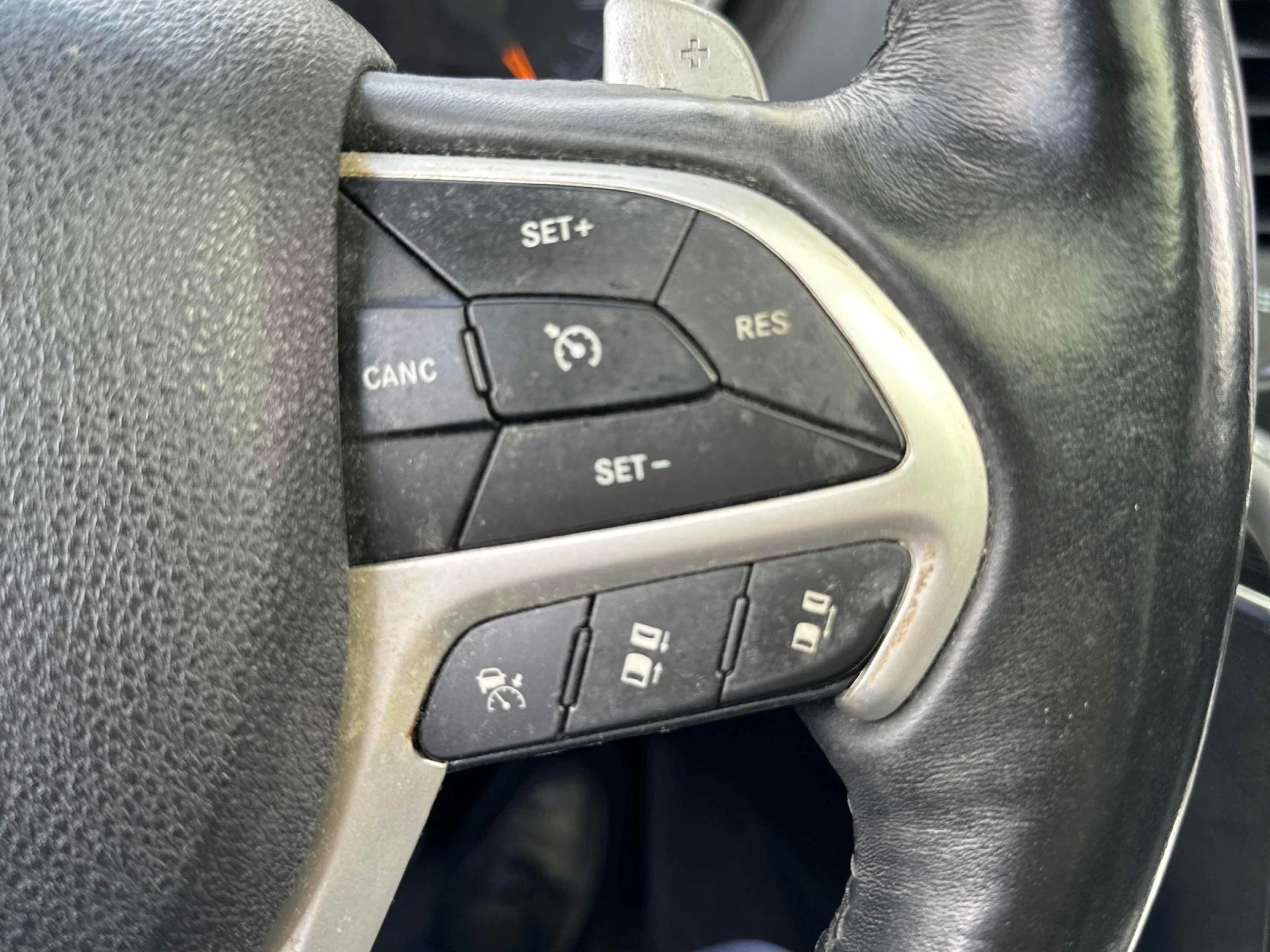 Jeep Grand cherokee Summit* Distronic* Pano* H&K* Обдух* Back cam* , снимка 11 - Автомобили и джипове - 55605945