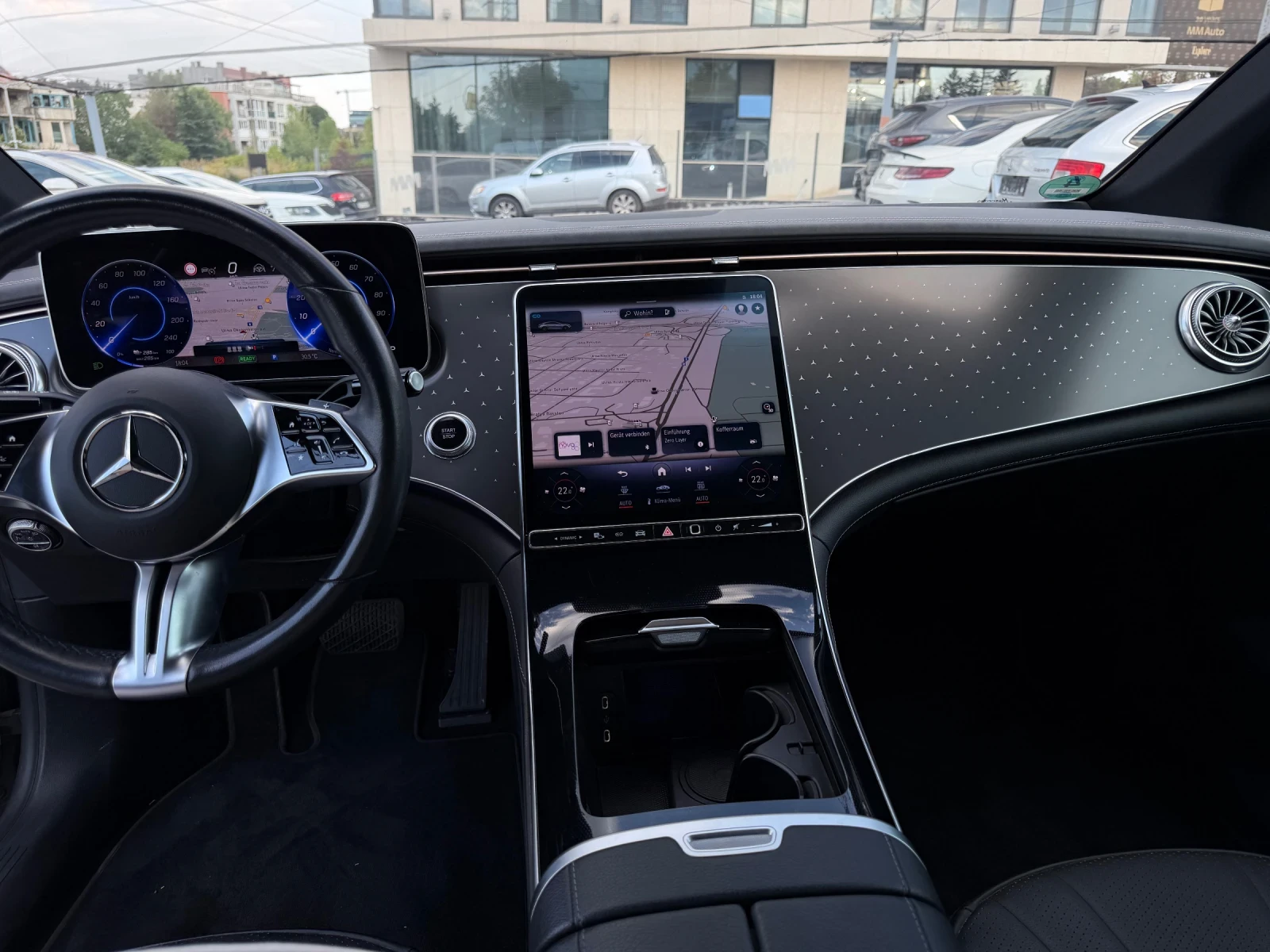 Mercedes-Benz EQE 350+ 96.5 SOH Digital AMG Pano ГАРАНЦИЯ до 2030г , снимка 11 - Автомобили и джипове - 55743362