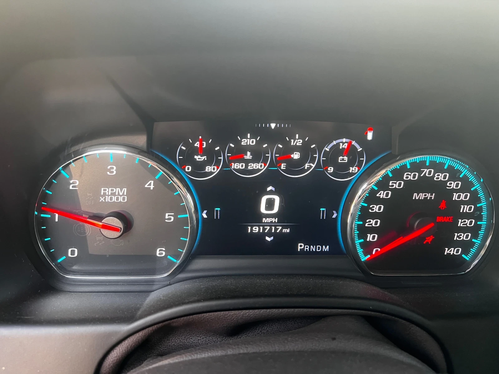 Chevrolet Suburban, снимка 17 - Автомобили и джипове - 56723512