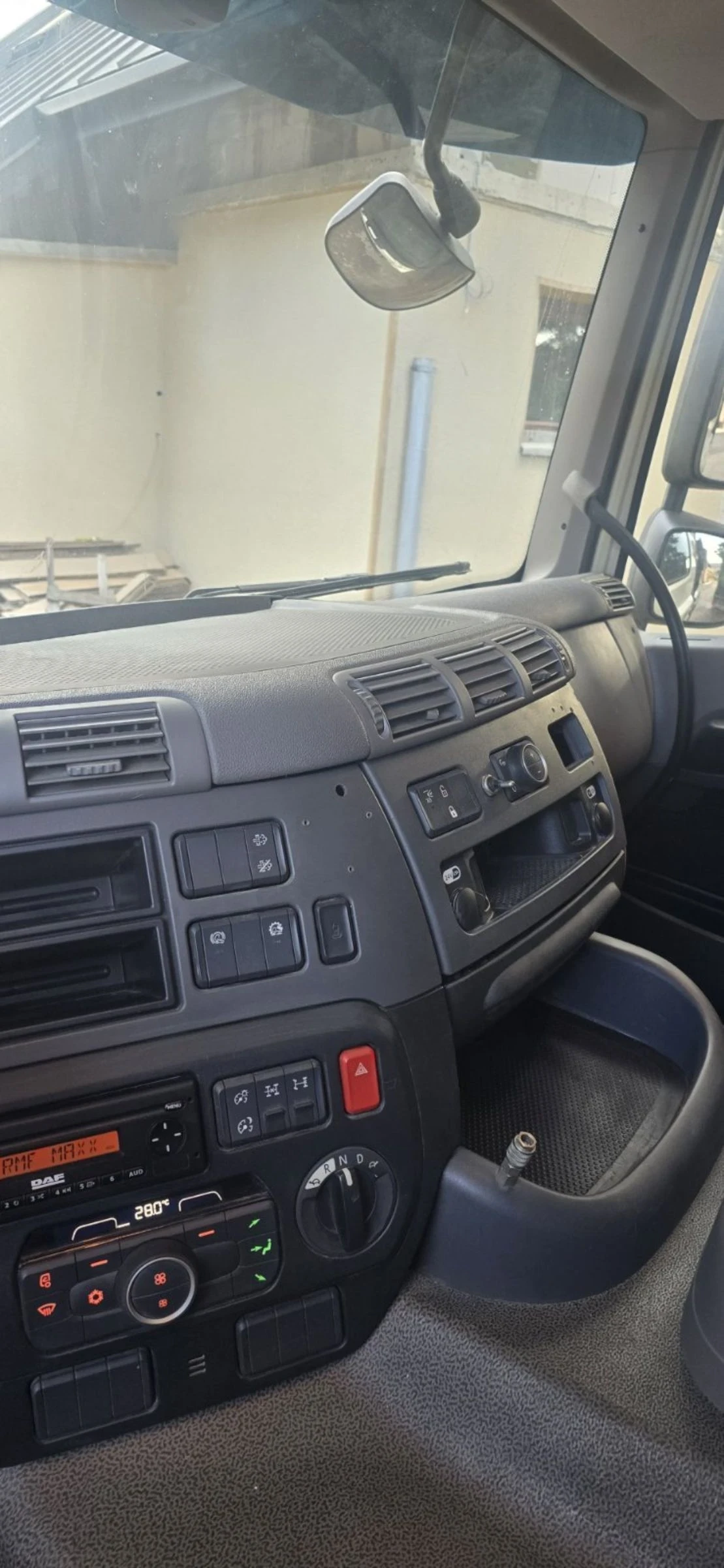 Daf CF 450 Нов Внос - изображение 9