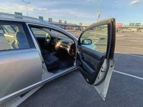 Toyota Avensis ГАЗ, снимка 7