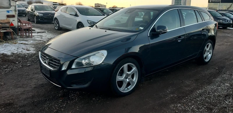 Volvo V60 2.0 dizel, снимка 2 - Автомобили и джипове - 48681964