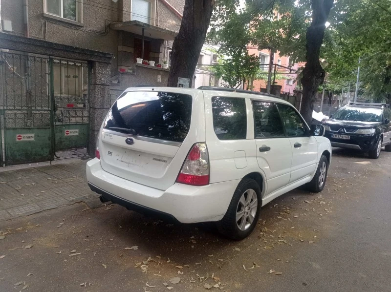 Subaru Forester 2.0x AWD Executive * Facelift, снимка 5 - Автомобили и джипове - 47598460