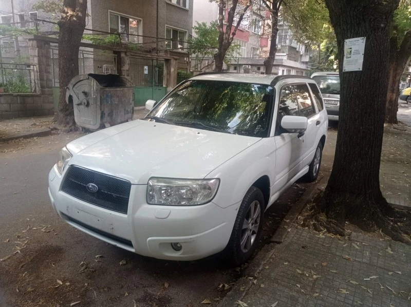 Subaru Forester 2.0x AWD Executive * Facelift, снимка 1 - Автомобили и джипове - 47598460