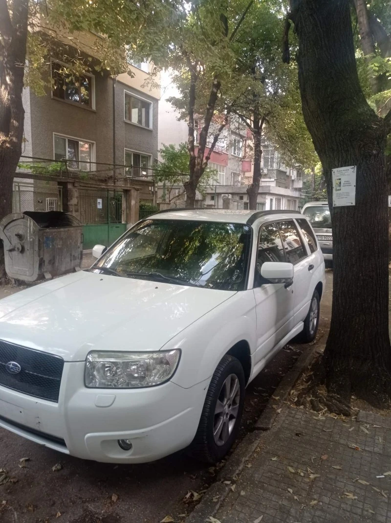 Subaru Forester 2.0x AWD Executive * Facelift, снимка 2 - Автомобили и джипове - 47598460