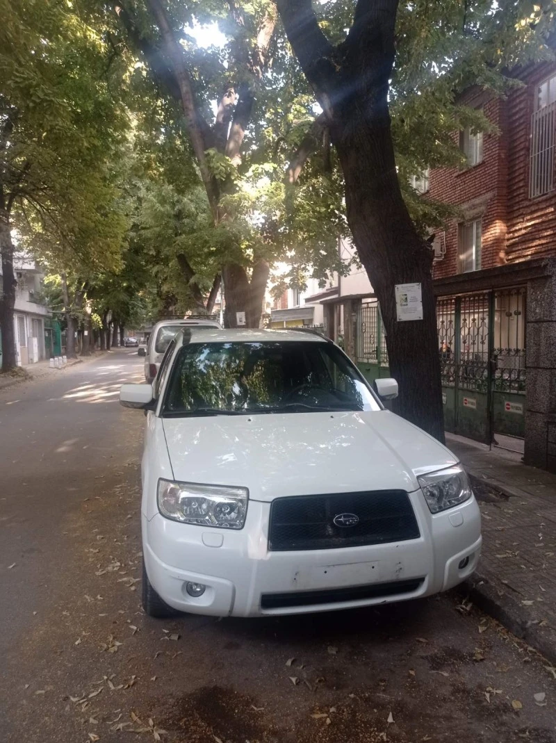 Subaru Forester 2.0x AWD Executive * Facelift, снимка 4 - Автомобили и джипове - 47598460