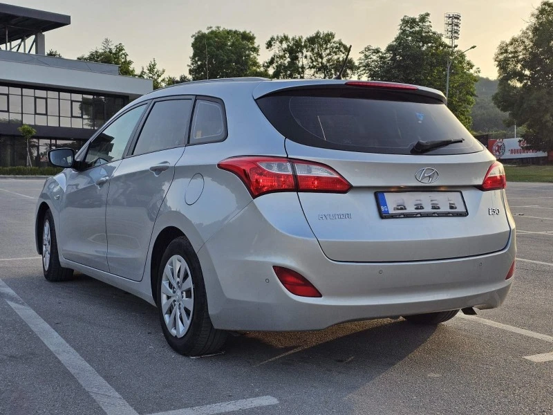 Hyundai I30 1.6 CRDI АВТОМАТ, снимка 5 - Автомобили и джипове - 46275800