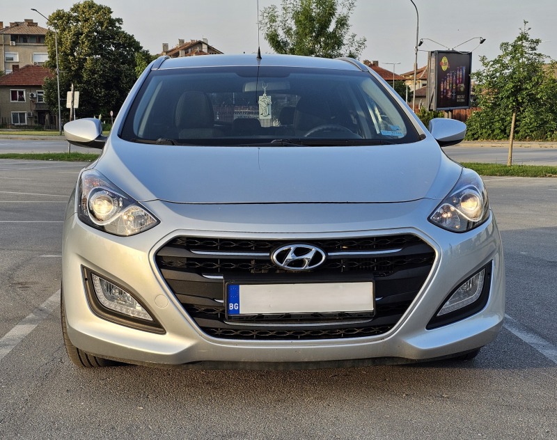 Hyundai I30 1.6 CRDI АВТОМАТ, снимка 4 - Автомобили и джипове - 46275800