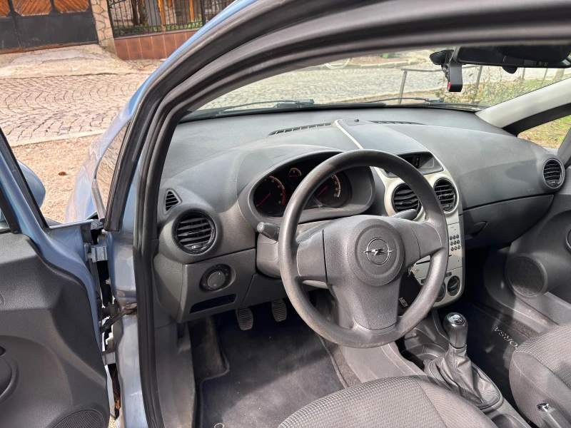 Opel Corsa 1.2, снимка 9 - Автомобили и джипове - 49597636