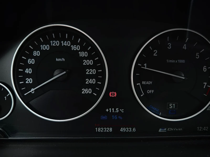 BMW 330 330e!Individual!340hp!MIDNIGHTBLUE!, снимка 13 - Автомобили и джипове - 52637360
