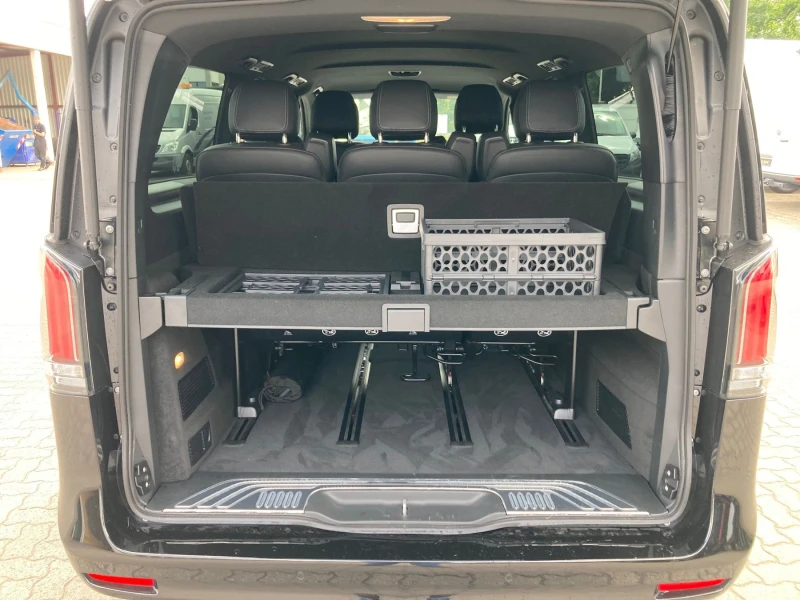 Mercedes-Benz V 300 ExtraLong Exclusive Април 2025! , снимка 11 - Автомобили и джипове - 52309643