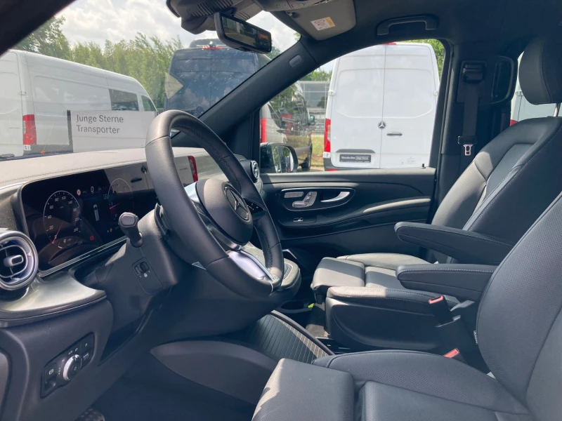 Mercedes-Benz V 300 ExtraLong Exclusive Април 2025! , снимка 13 - Автомобили и джипове - 52309643