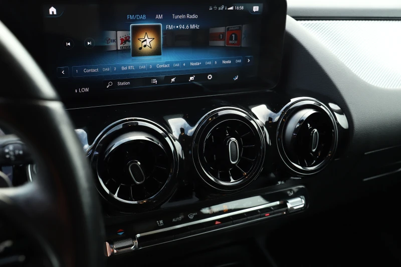 Mercedes-Benz B 180 B 180 1.3i 136 к.с. DCT, снимка 9 - Автомобили и джипове - 52597873