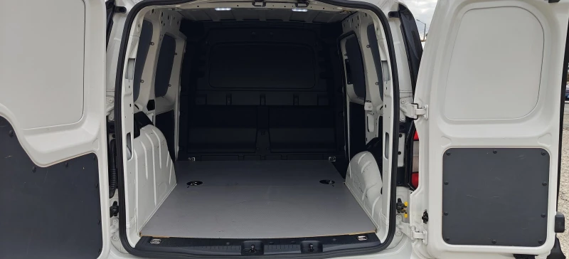 VW Caddy 2.0D-21г90хил, снимка 14 - Автомобили и джипове - 52040378