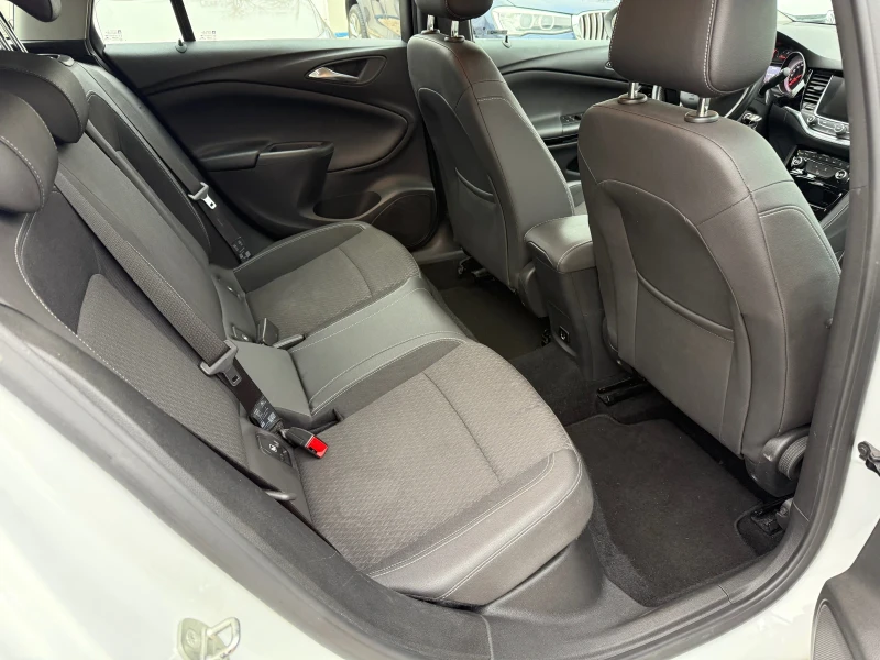 Opel Astra 1.6CDTI 110к.с SPORT, снимка 14 - Автомобили и джипове - 52255493