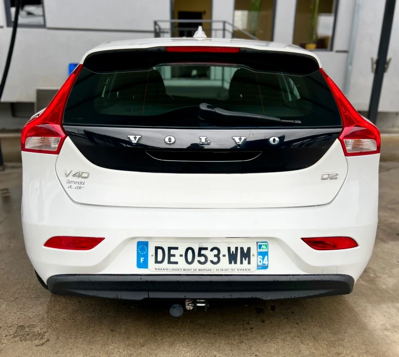 Volvo V40, снимка 3 - Автомобили и джипове - 52954367