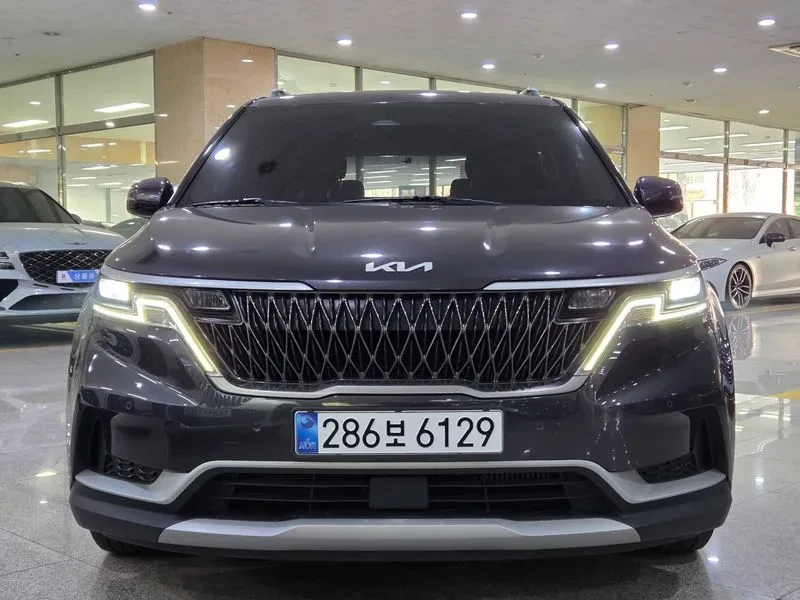 Kia Carnival 9-SEATER PRESTIGE, снимка 2 - Автомобили и джипове - 55026686