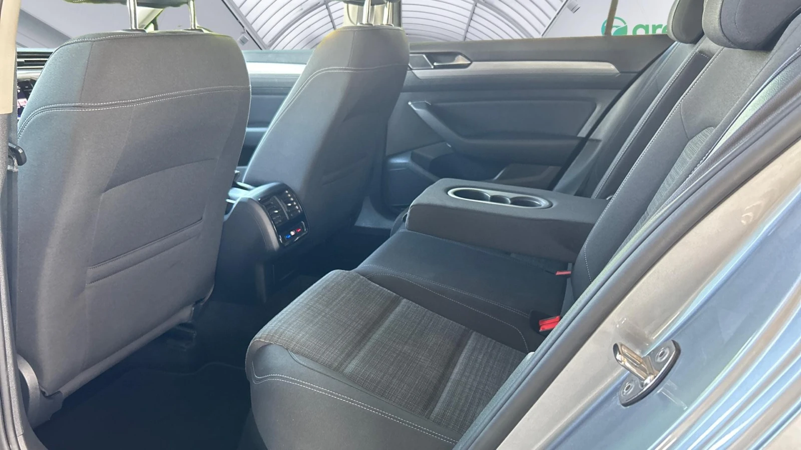 VW Passat  2. 0 TDi SCR Business, Месечна вноска от 450 лв. - изображение 10