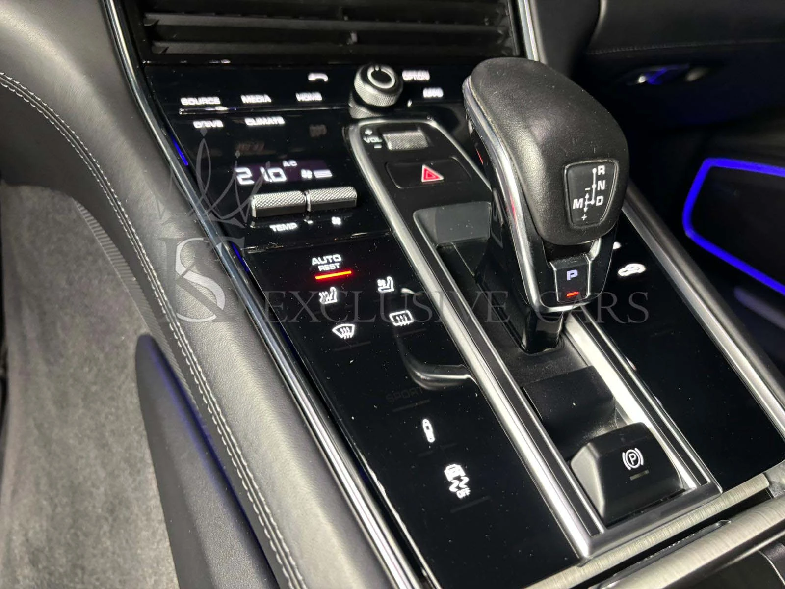 Porsche Panamera 4S* BOSE* PANORAMA* ВАКУУМ* ОБДУХВАНЕ* MATRIX*  - изображение 10