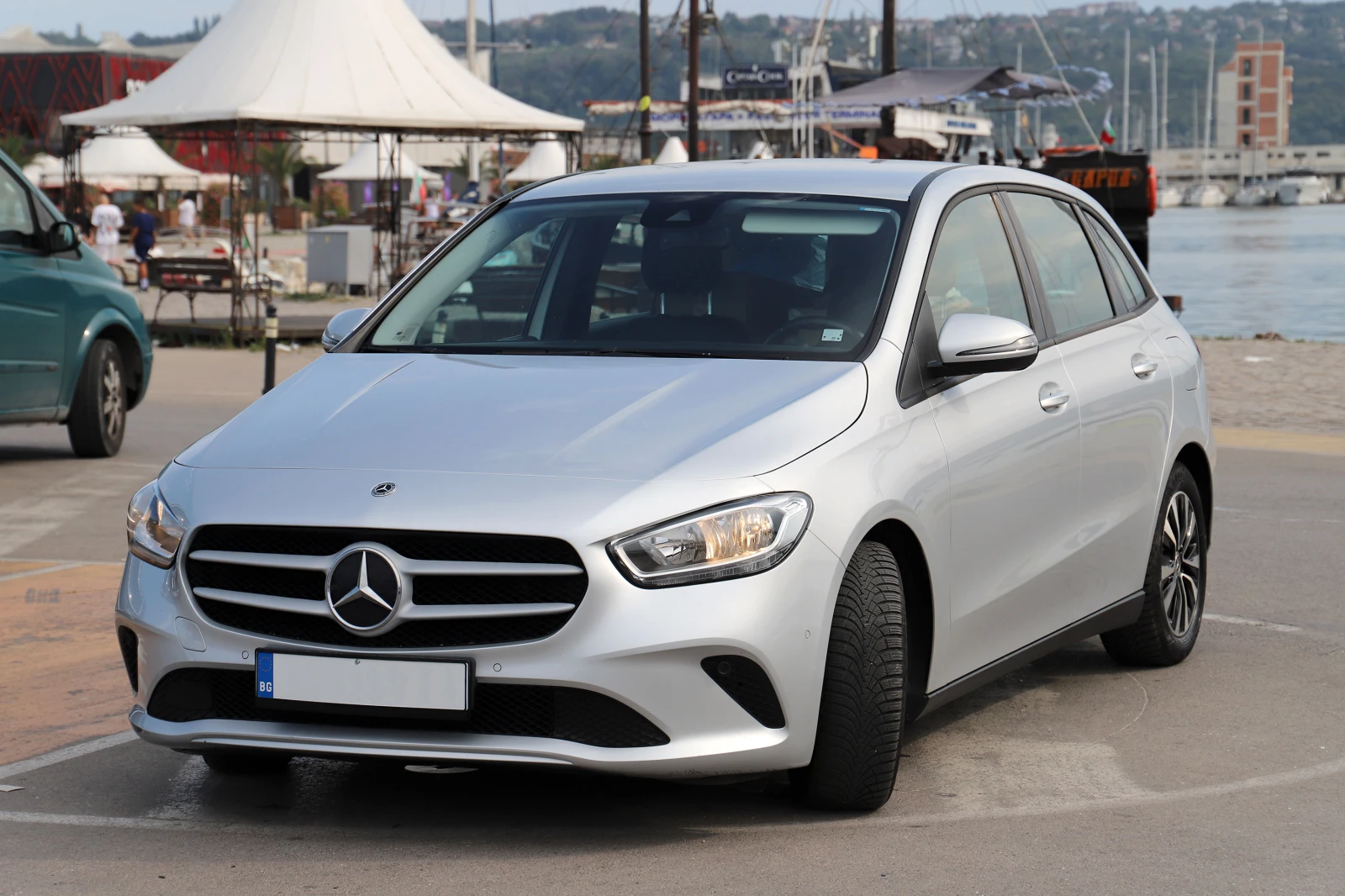 Mercedes-Benz B 180 B 180 1.3i 136 к.с. DCT - изображение 2