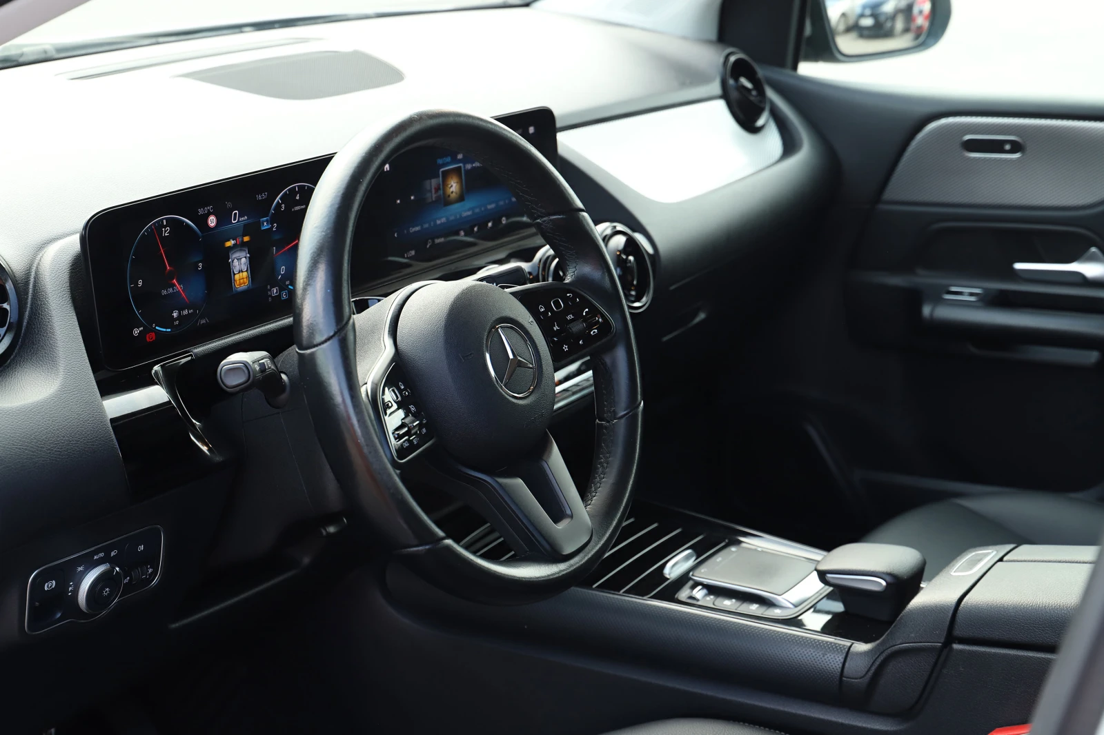 Mercedes-Benz B 180 B 180 1.3i 136 к.с. DCT - изображение 8
