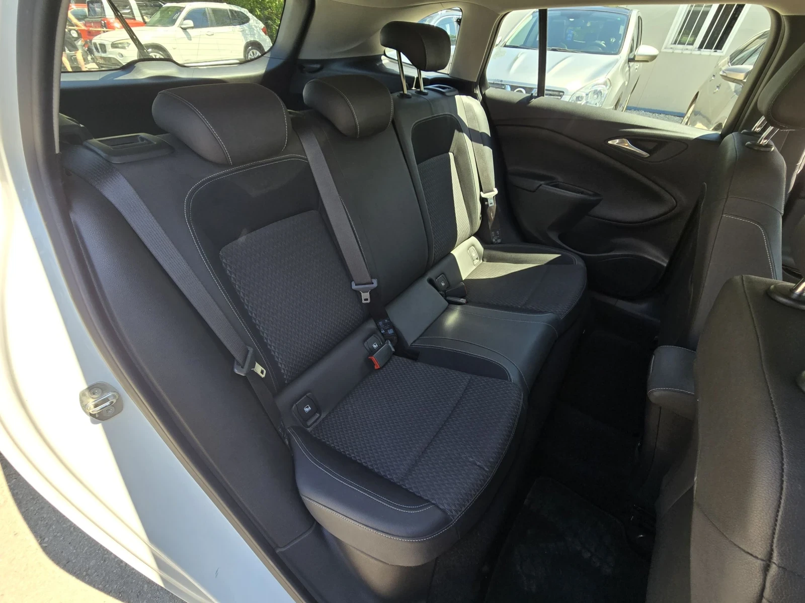 Opel Astra 1.6CDTI Head Up , снимка 15 - Автомобили и джипове - 52255493