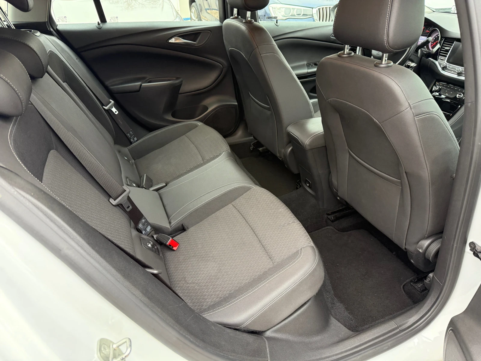 Opel Astra 1.6CDTI 110�.� SPORT | Mobile.bg � ����������� 14