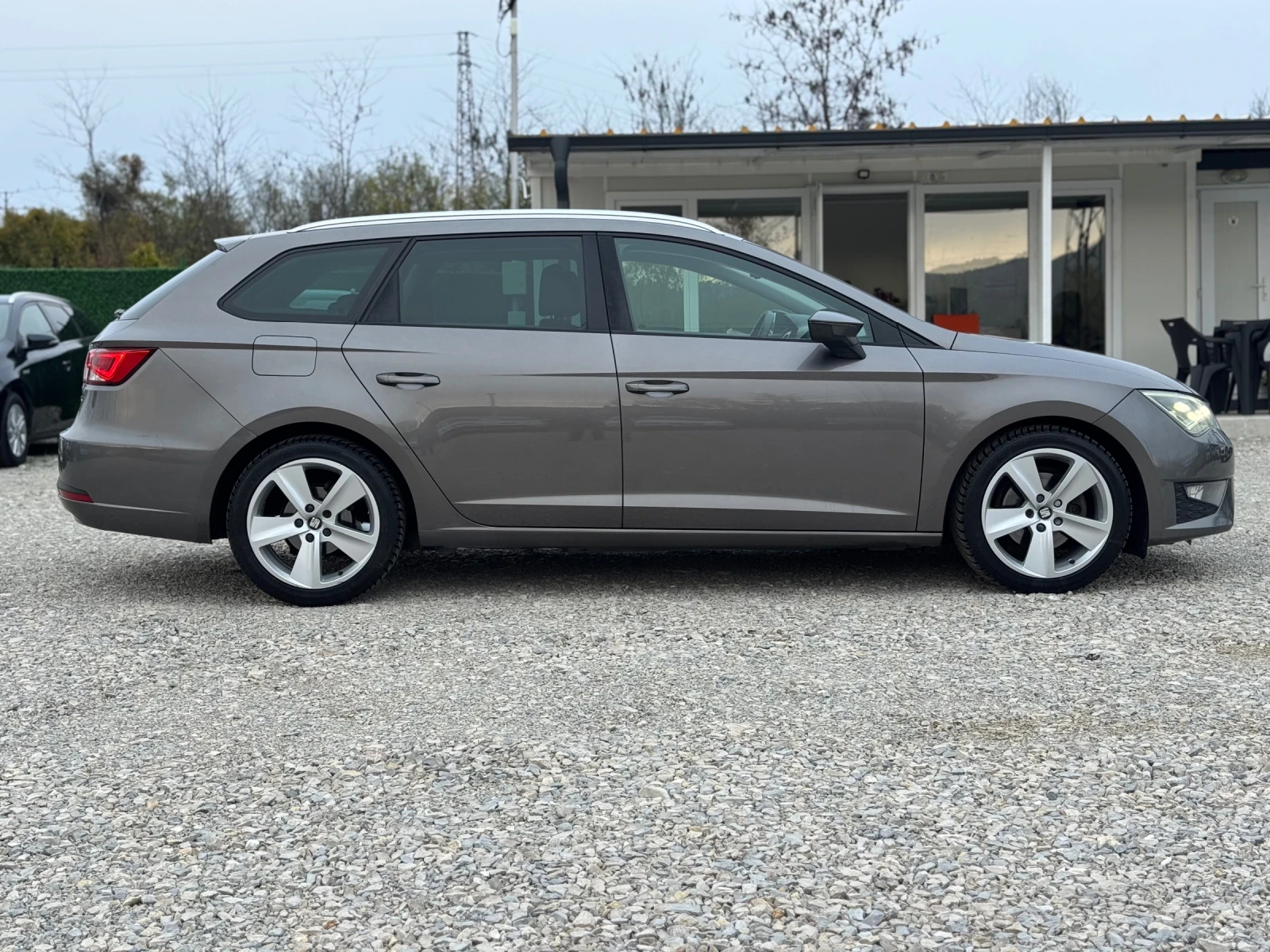 Seat Leon 2.0 TDI FR 150 кс Автоматик S tronic - изображение 8