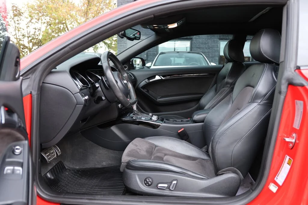 Audi A5 * АВТО КРЕДИТ* ЦЕНА ДО БГ * СЕРВИЗНА ИСТОРИЯ *  - изображение 9