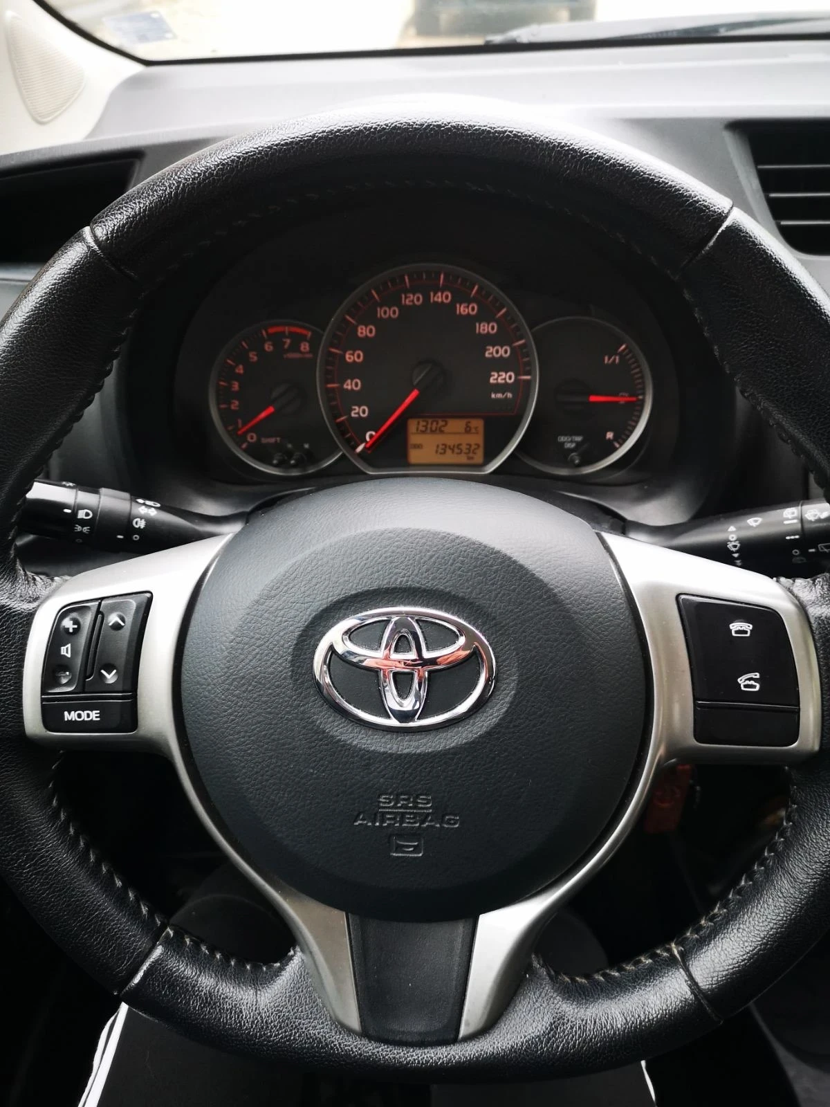 Toyota Yaris  - изображение 6