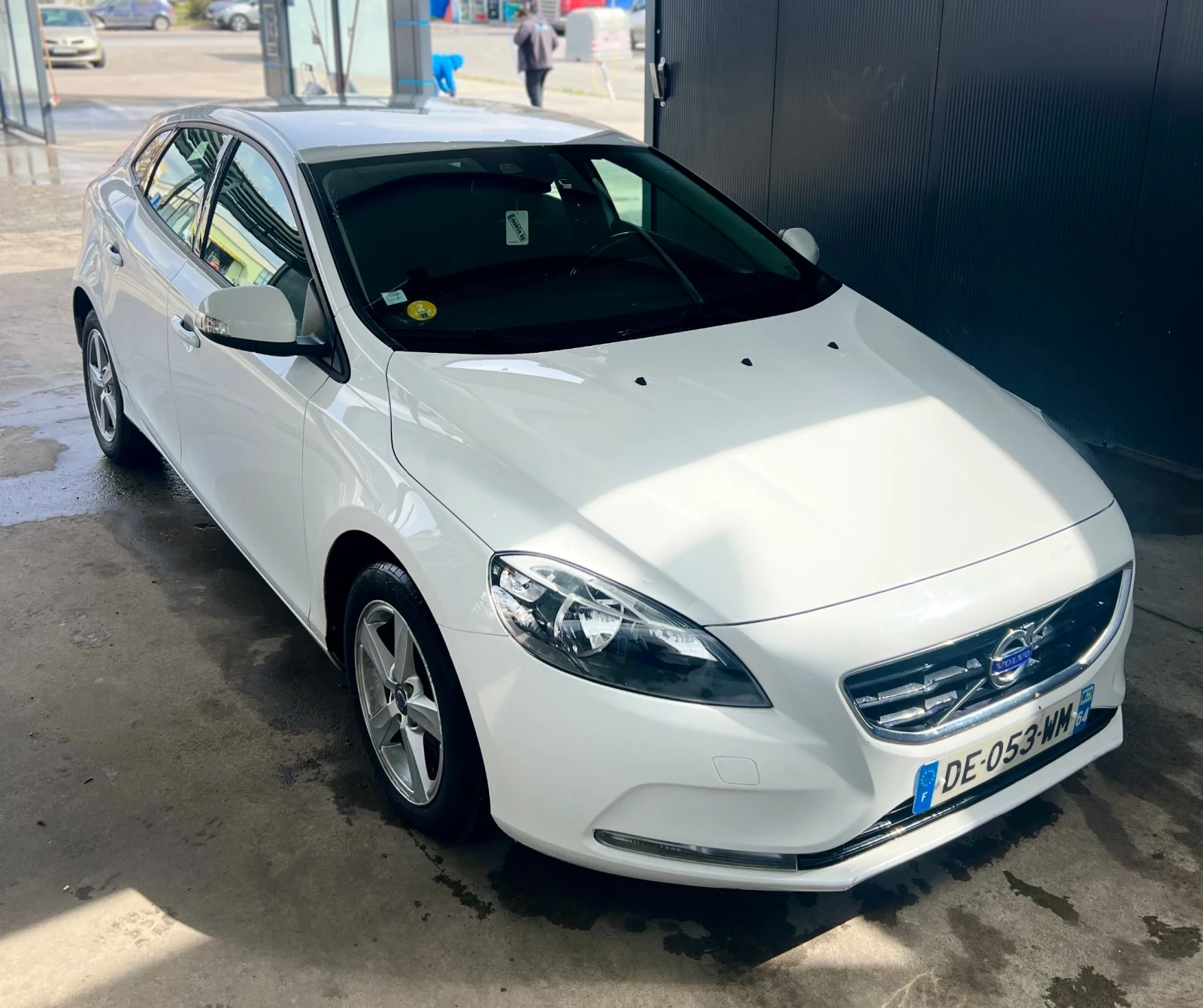 Volvo V40, снимка 4 - Автомобили и джипове - 52954367