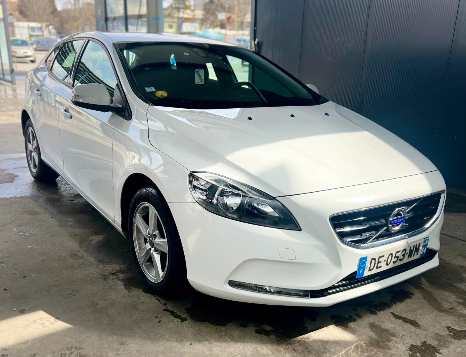 Volvo V40, снимка 3 - Автомобили и джипове - 52954367
