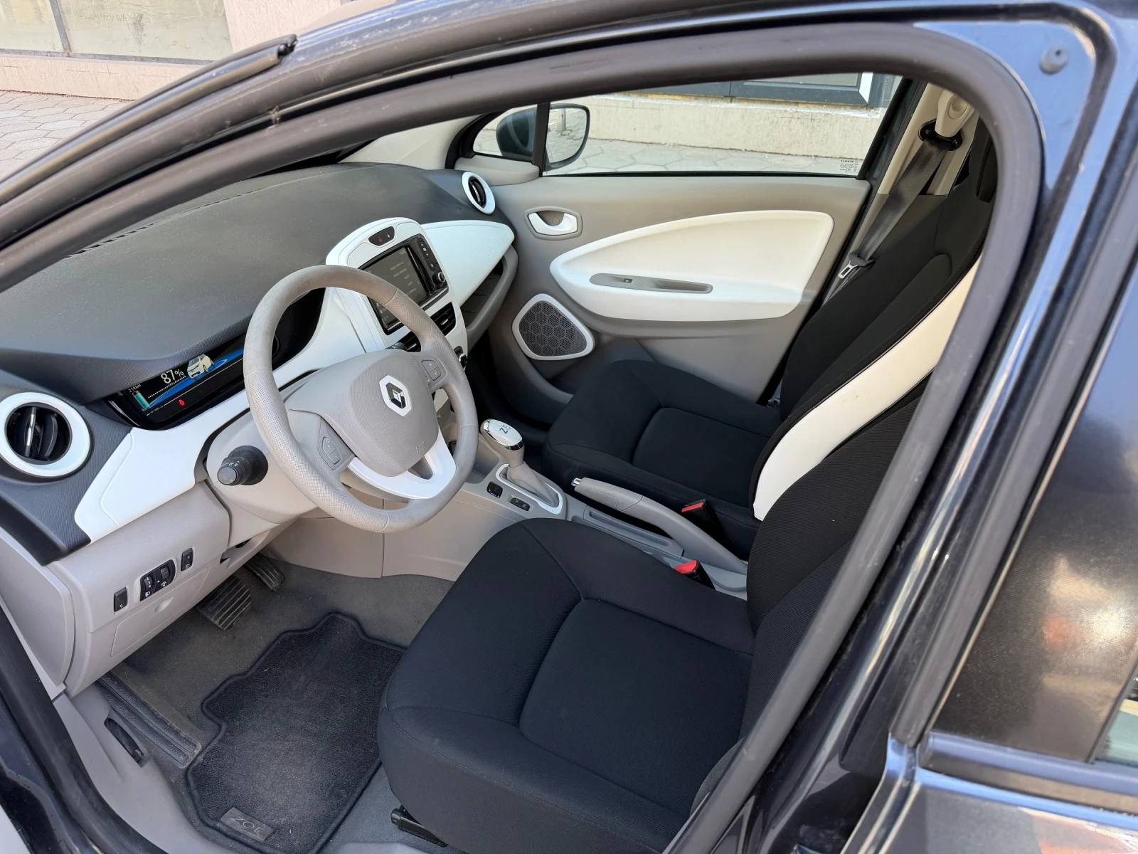 Renault Zoe 41KW , Нов Внос Германия-33500Км! , снимка 9 - Автомобили и джипове - 53836713